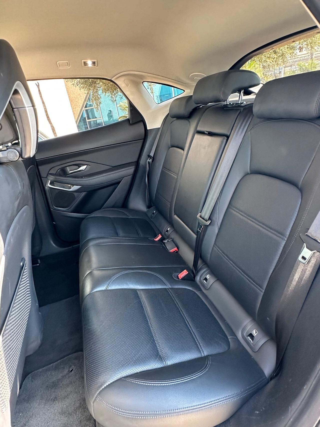 Jaguar E-Pace 2.0d SE awd offerta T-Stock prezzo imperdibile