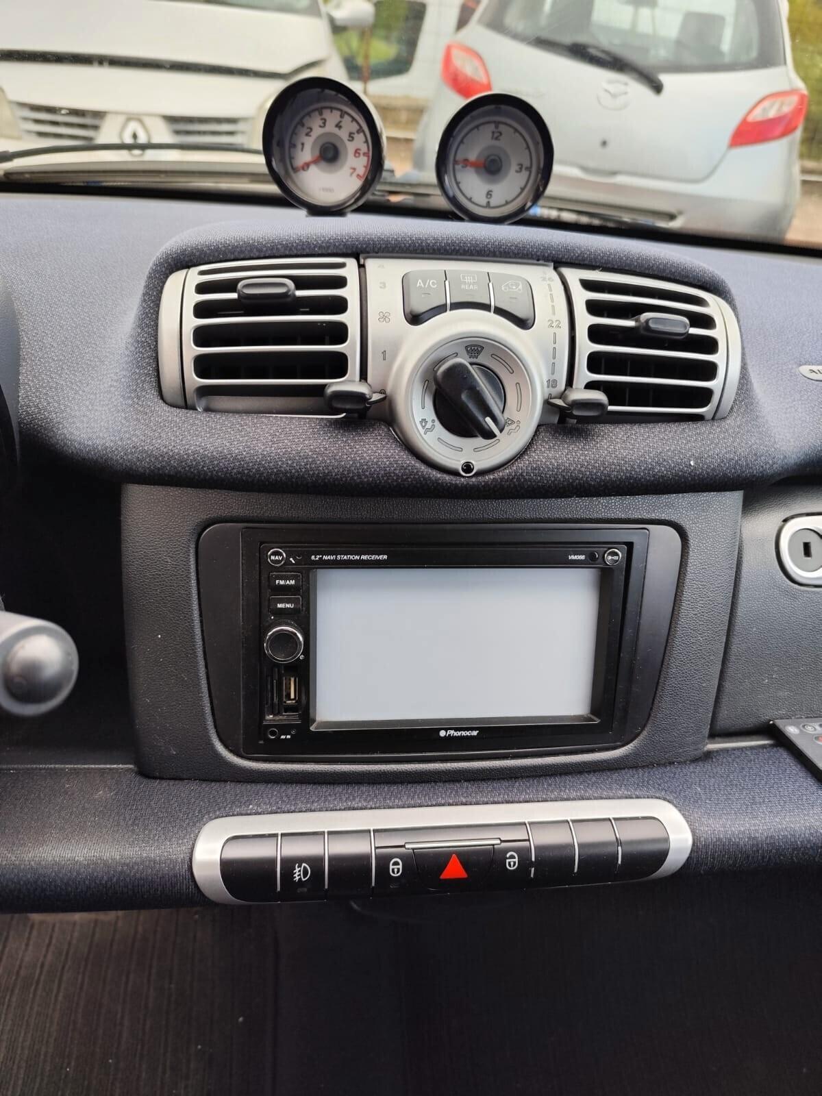 Smart ForTwo 52 kW MHD coupé White Tailor Made