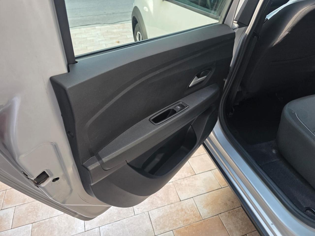 Dacia Jogger 1.0 TCe GPL 100 CV 5 posti Essential