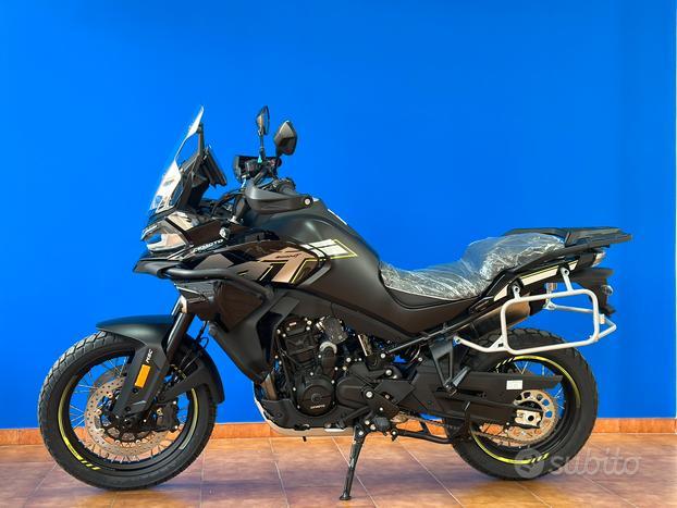 CF Moto MT 800 Explore tua a soli 98 euro al mese