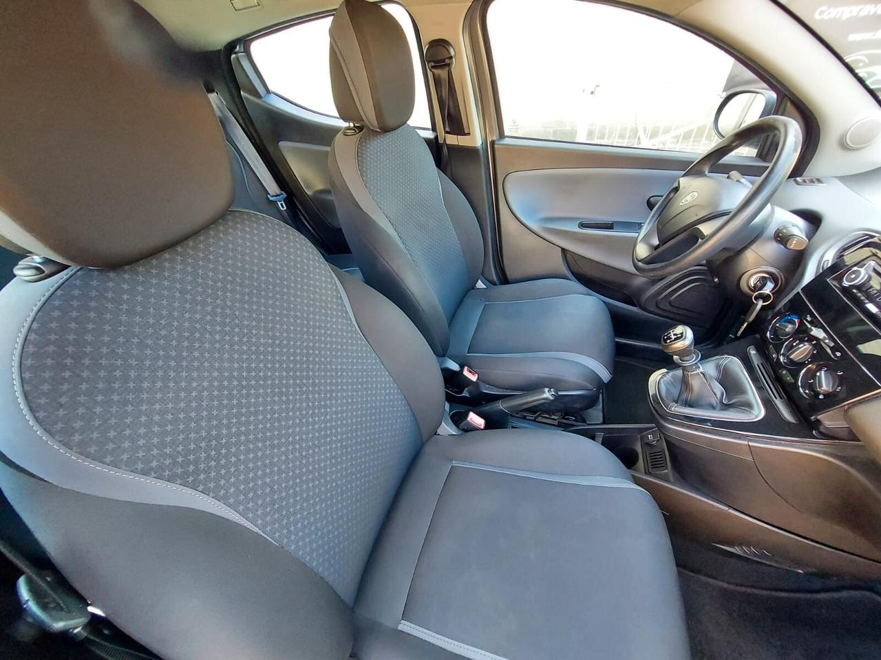 Lancia Ypsilon 1.2 benzina 69 CV 5 porte Gold