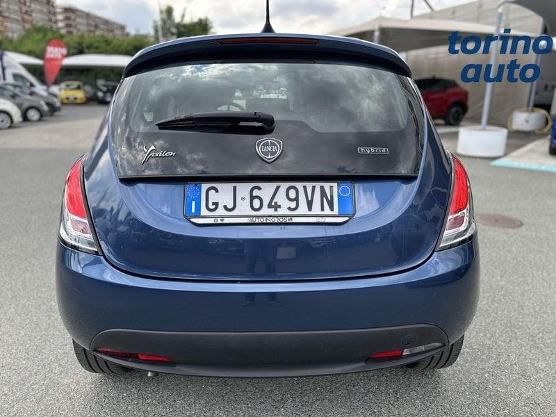 Lancia Ypsilon 1.0 FireFly 5 porte S&S Hybrid Silver