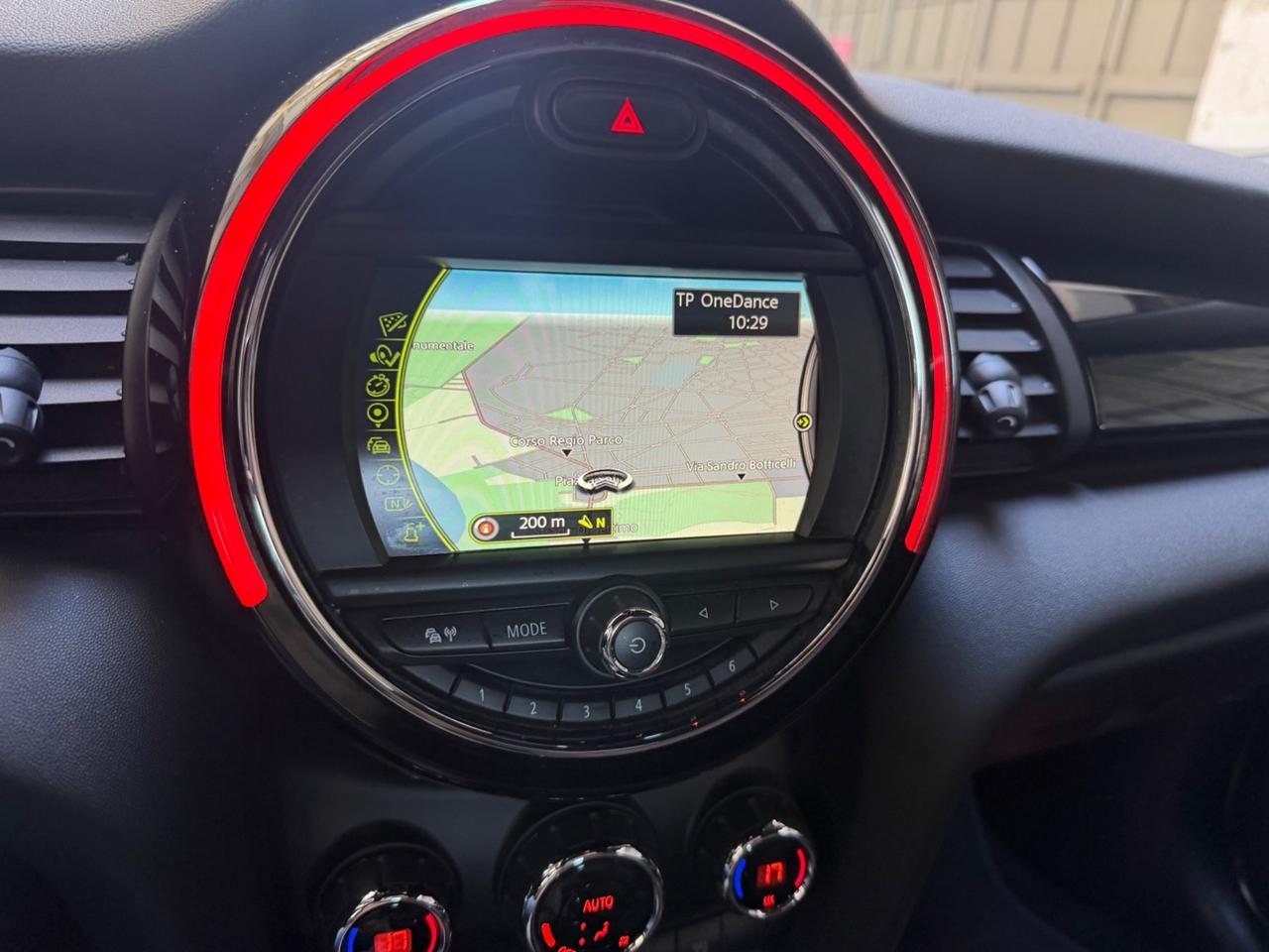 Mini 1.5 Cooper D Business