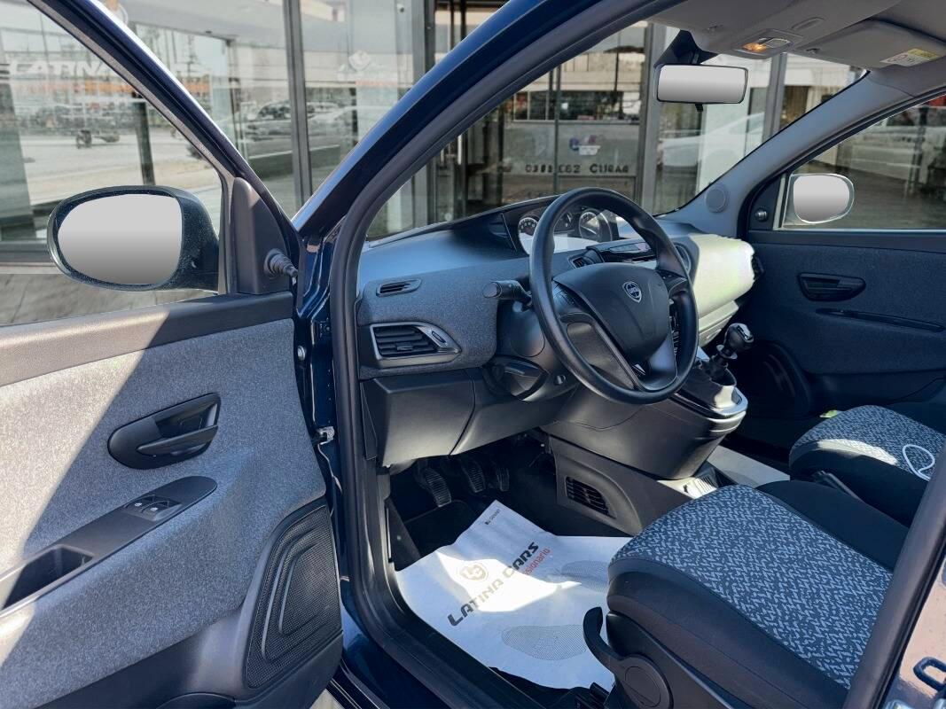 Lancia Ypsilon III 1.0 firefly hybrid Silver s&s 70cv