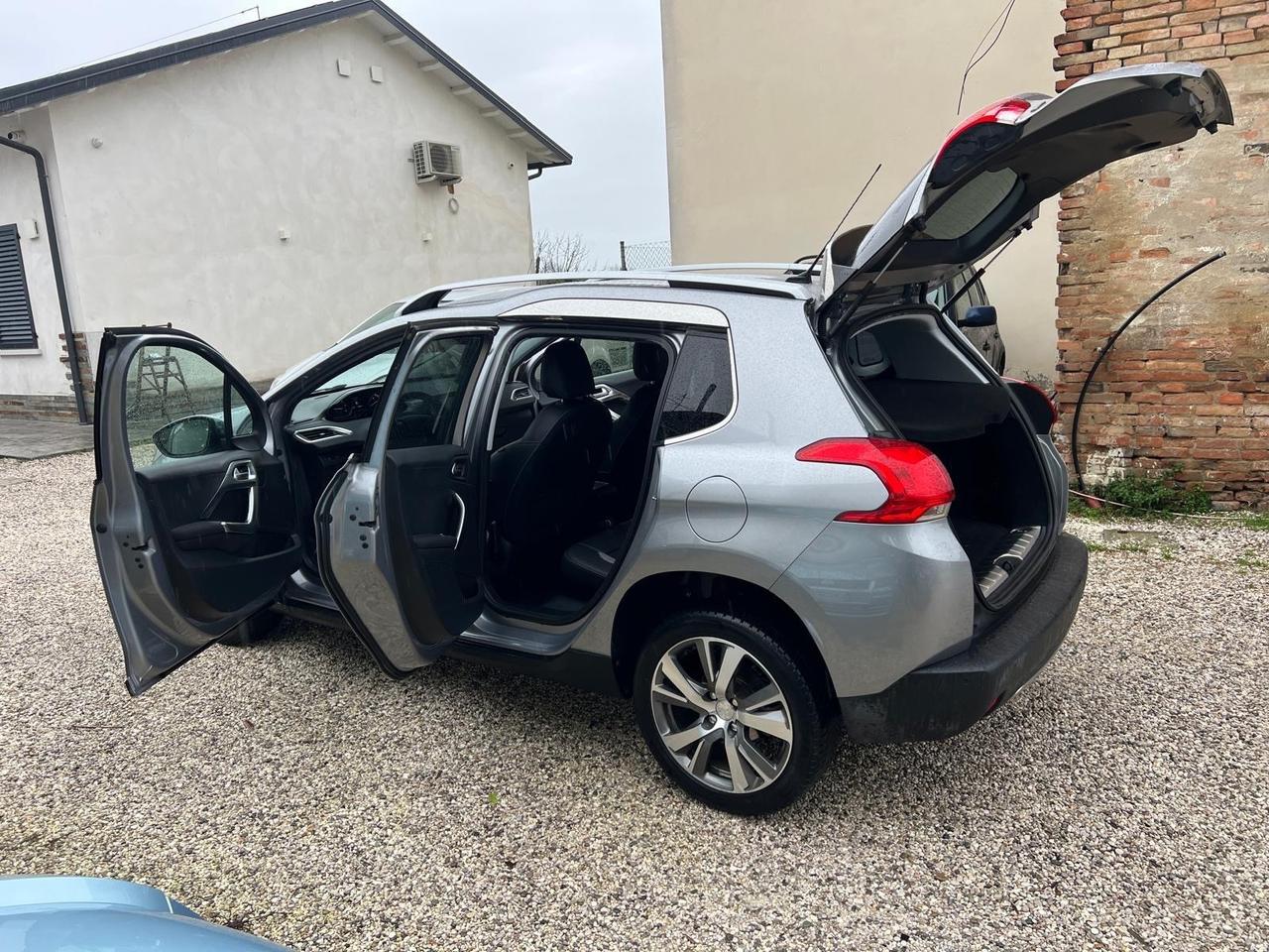 Peugeot 2008 BlueHDi 120 S&S Black Matt