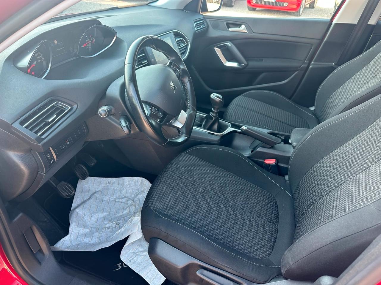 Peugeot 308 Berlina 1.5 130CV Allure