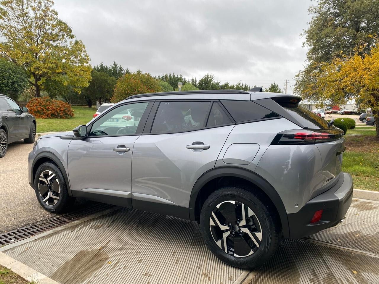 Peugeot 2008 Hybrid 145 e-DCS6 Allure