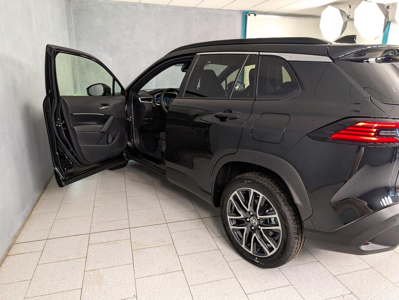 Toyota 1.8 Hybrid 140cv e-cvt Icon Style