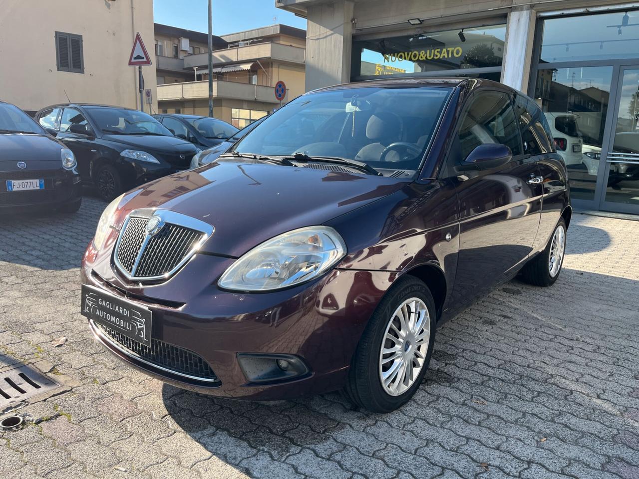 Lancia Ypsilon 1.3 MJT 75 CV Oro
