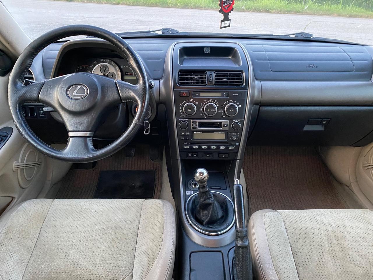 Lexus IS 200 IS 200i 24V cat