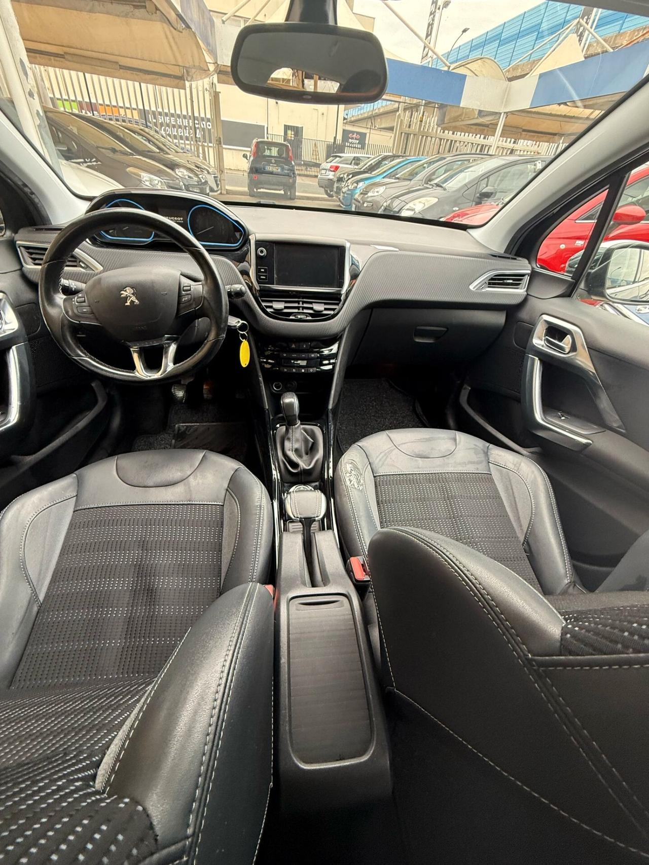 PEUGEOT 2008 1,2 BENZ.