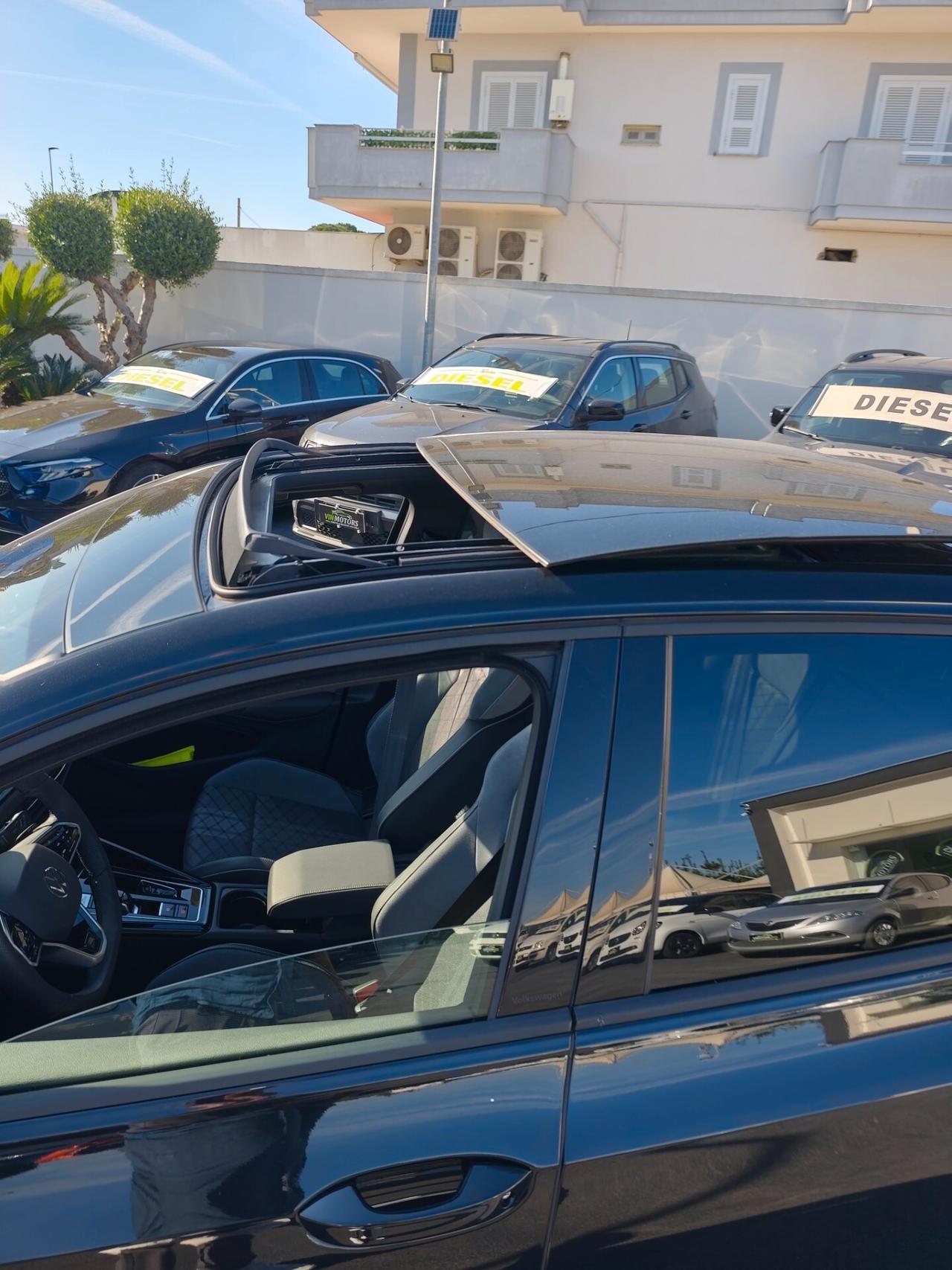 Volkswagen Golf 2.0 TDI 150 CV DSG SCR R-Line 11/2024