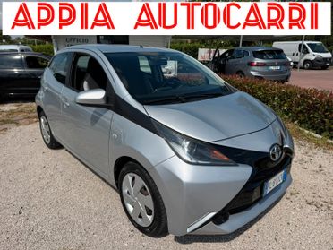 Toyota Aygo 1.0 69CV 5porte x-play AUTOMATICA-OK NEOPATENTATI-UNICOPROPRIETARIO