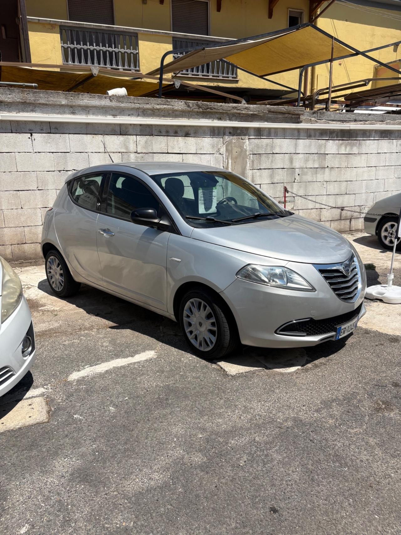 Lancia ypsilon 1.2 gold