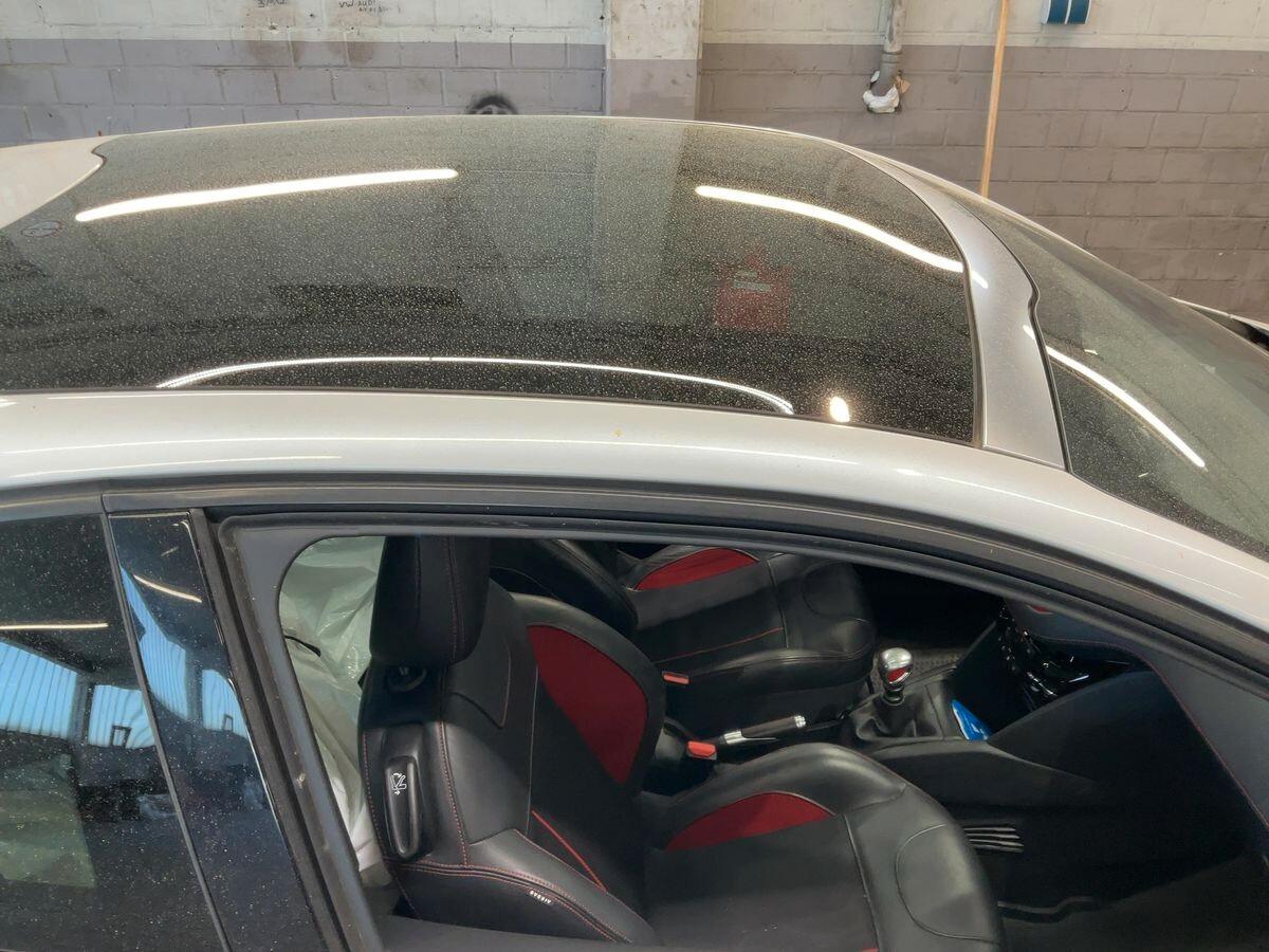 Peugeot 208 1.6 THP 200 CV 3 porte GTi