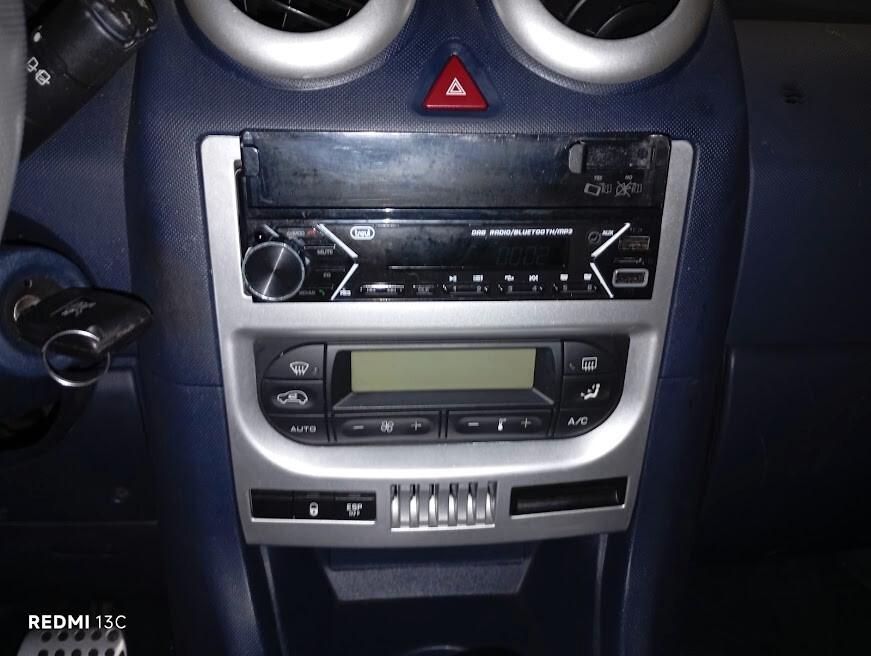 PEUGEOT 1007 DEL 2006 BENZINA CAMBIO AUTOMATICO