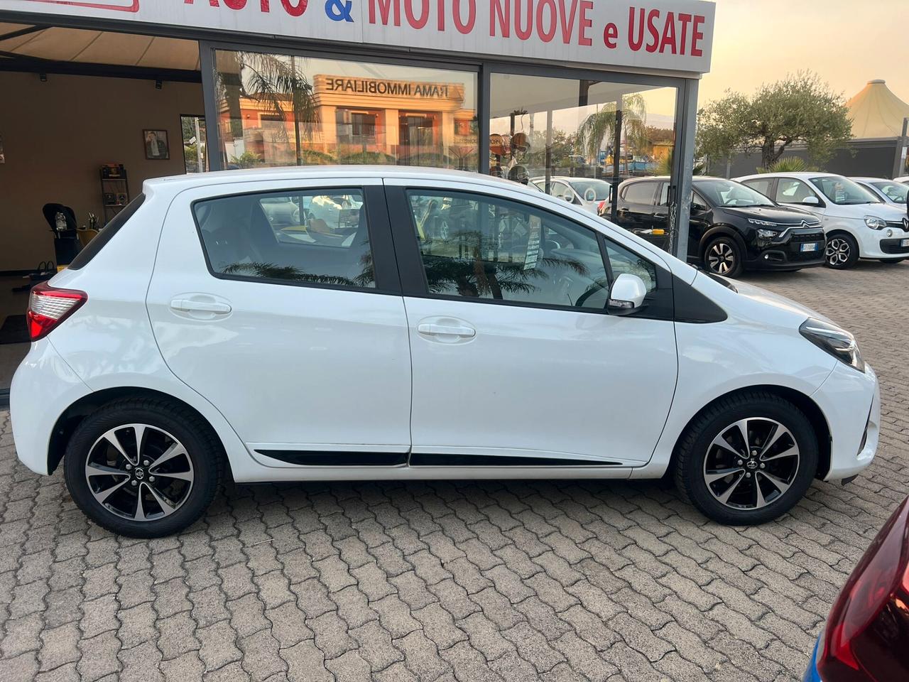Toyota Yaris 1.0 72 CV 5 porte Lounge