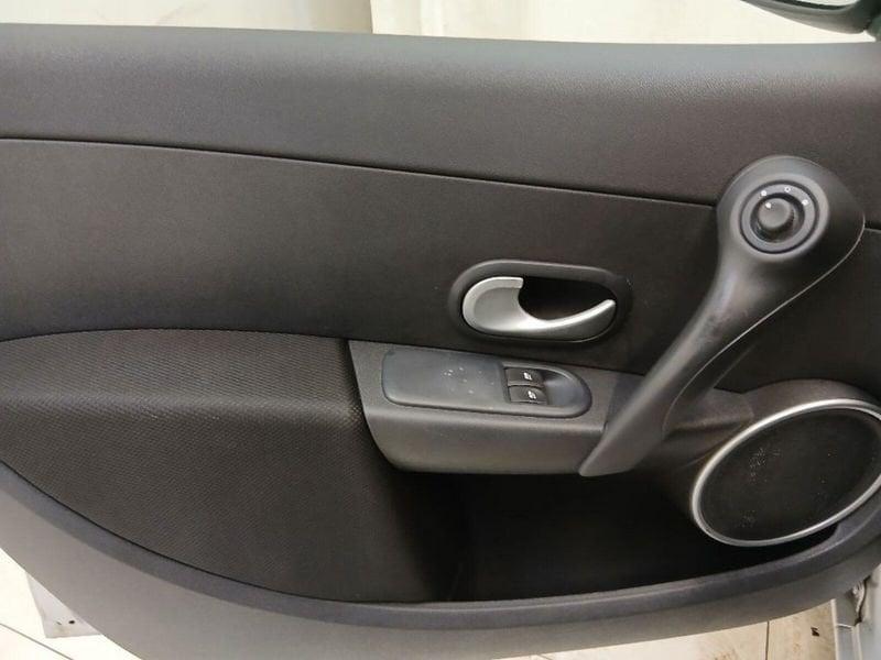 Renault Clio 5p 1.2 16v Le Iene c/CL