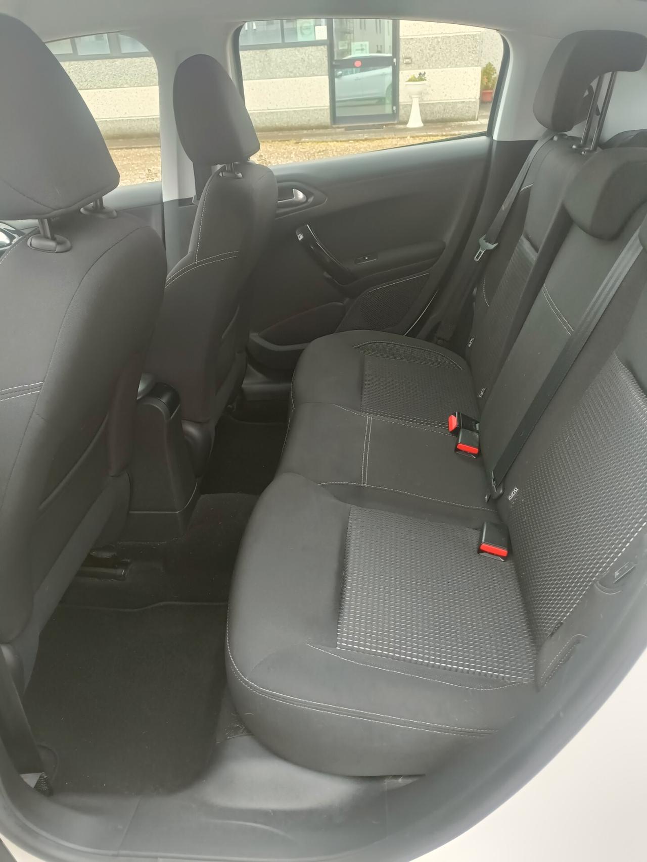 Peugeot 208 BlueHDi 75 5 porte Allure