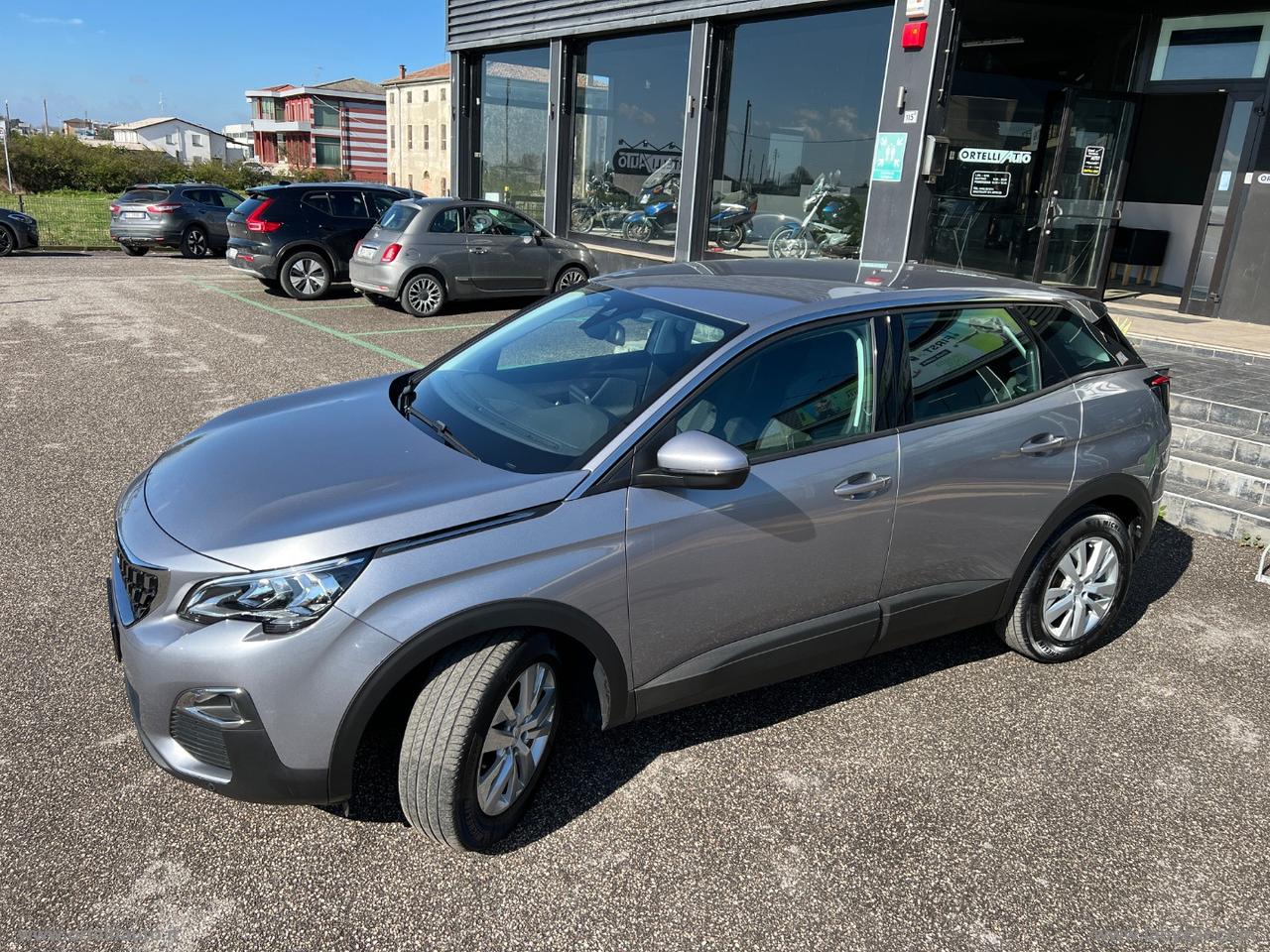PEUGEOT 3008 BlueHDi 130 S&S EAT8 Business IVA DEDUCIBILE