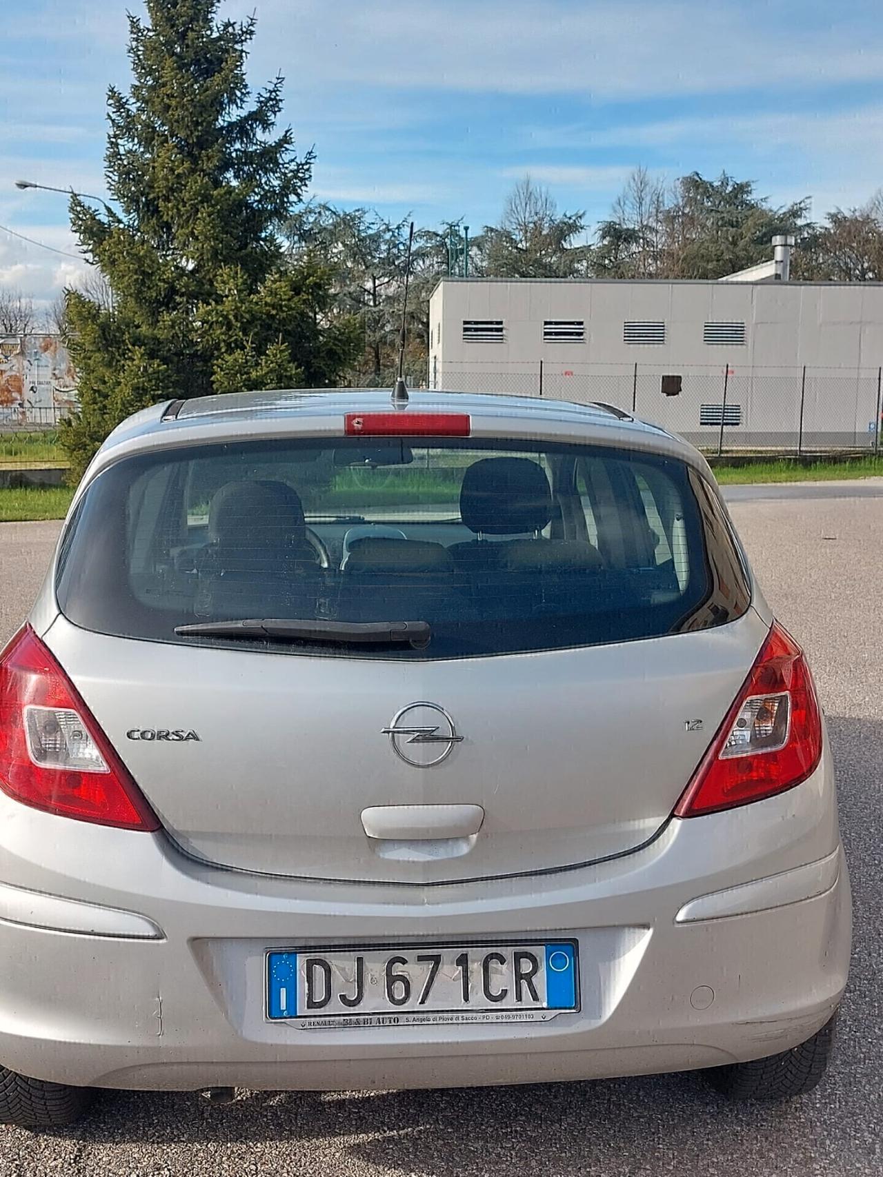 Opel Corsa 1.2 5 porte Easytronic Cosmo