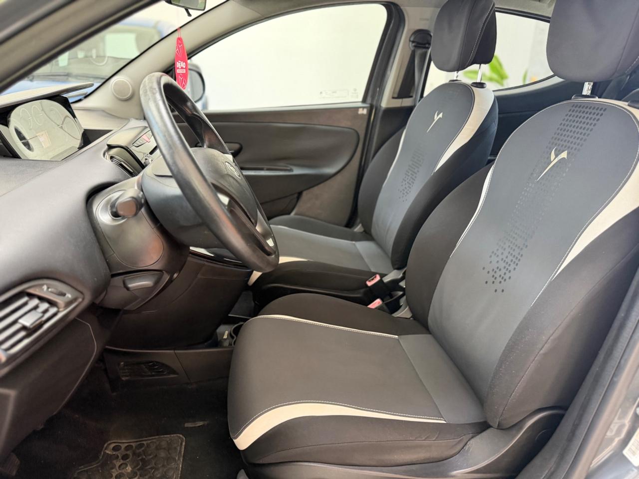 Lancia Ypsilon 1.2 69 CV 5 porte Gold