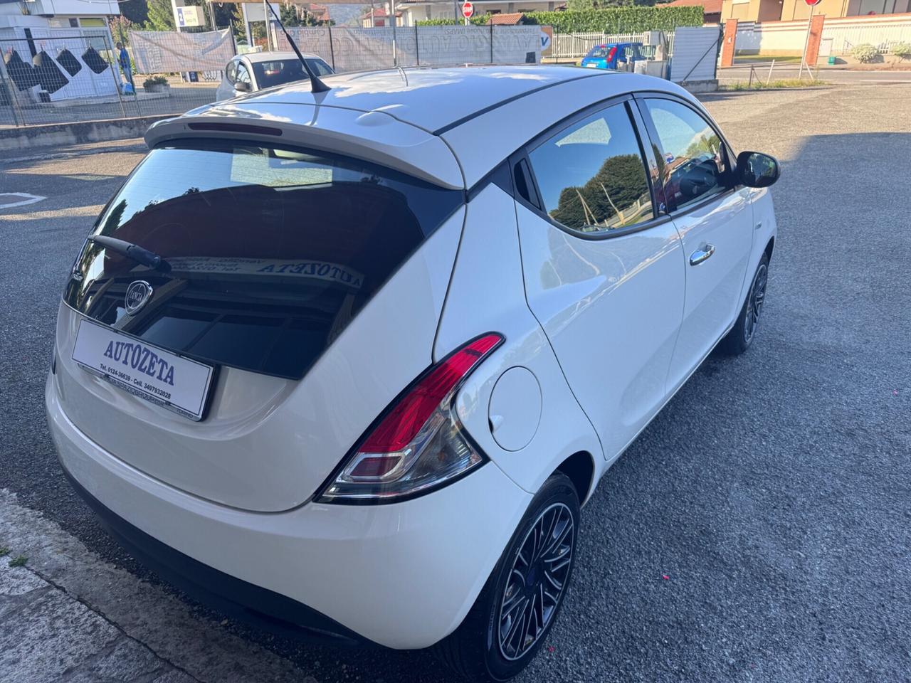 Lancia Ypsilon 1.2 69 CV Elefantino Blu