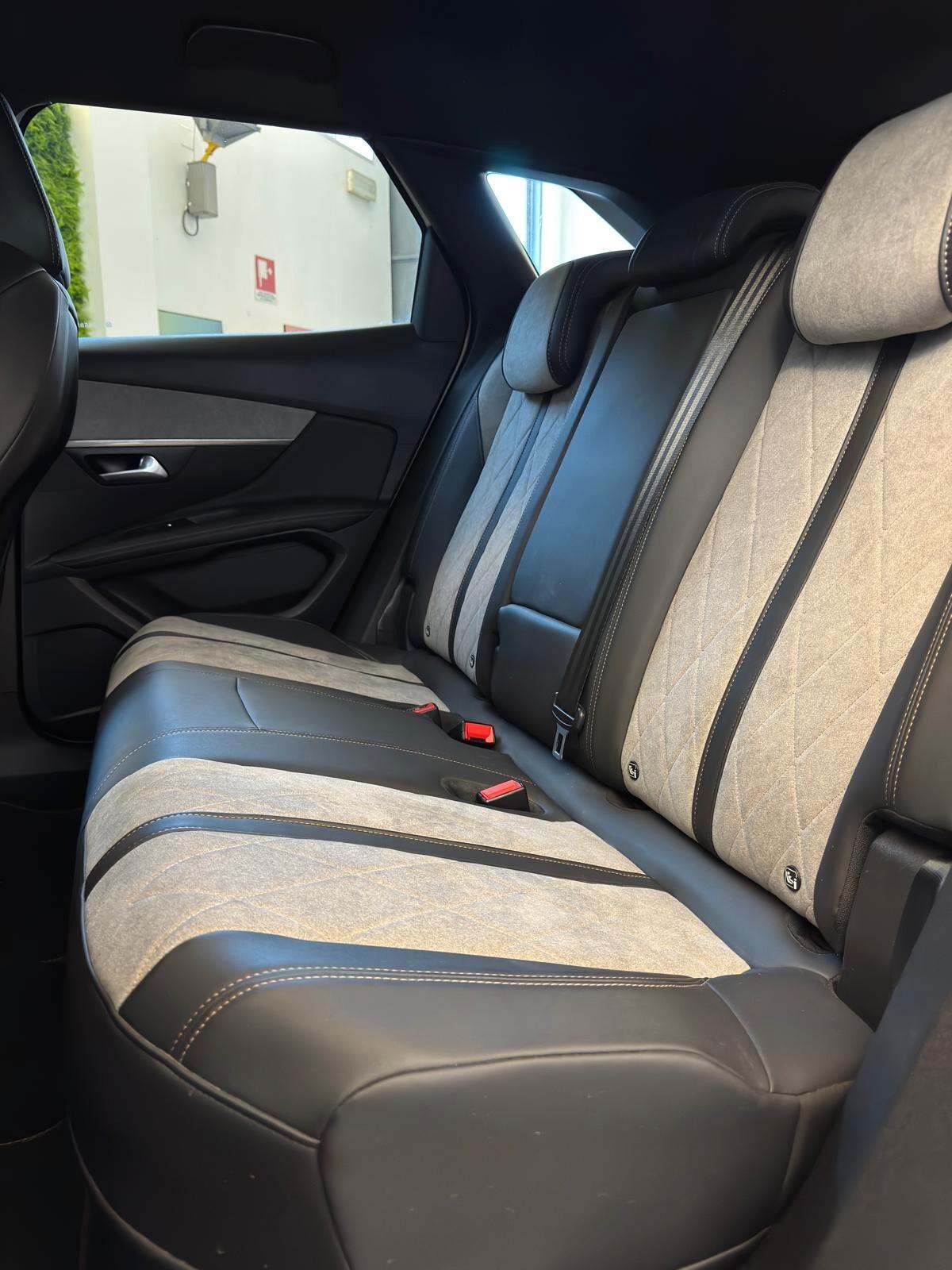 Peugeot 3008 Hybrid4 300 e-EAT8 GT Line
