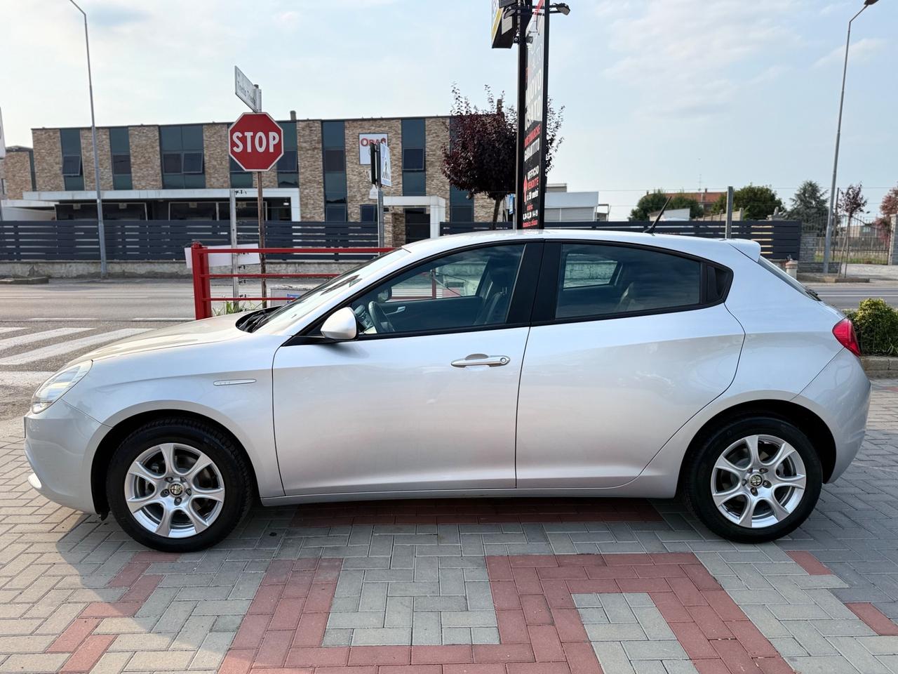 Alfa Romeo Giulietta 1.6 JTDm-2 105 CV Distinctive