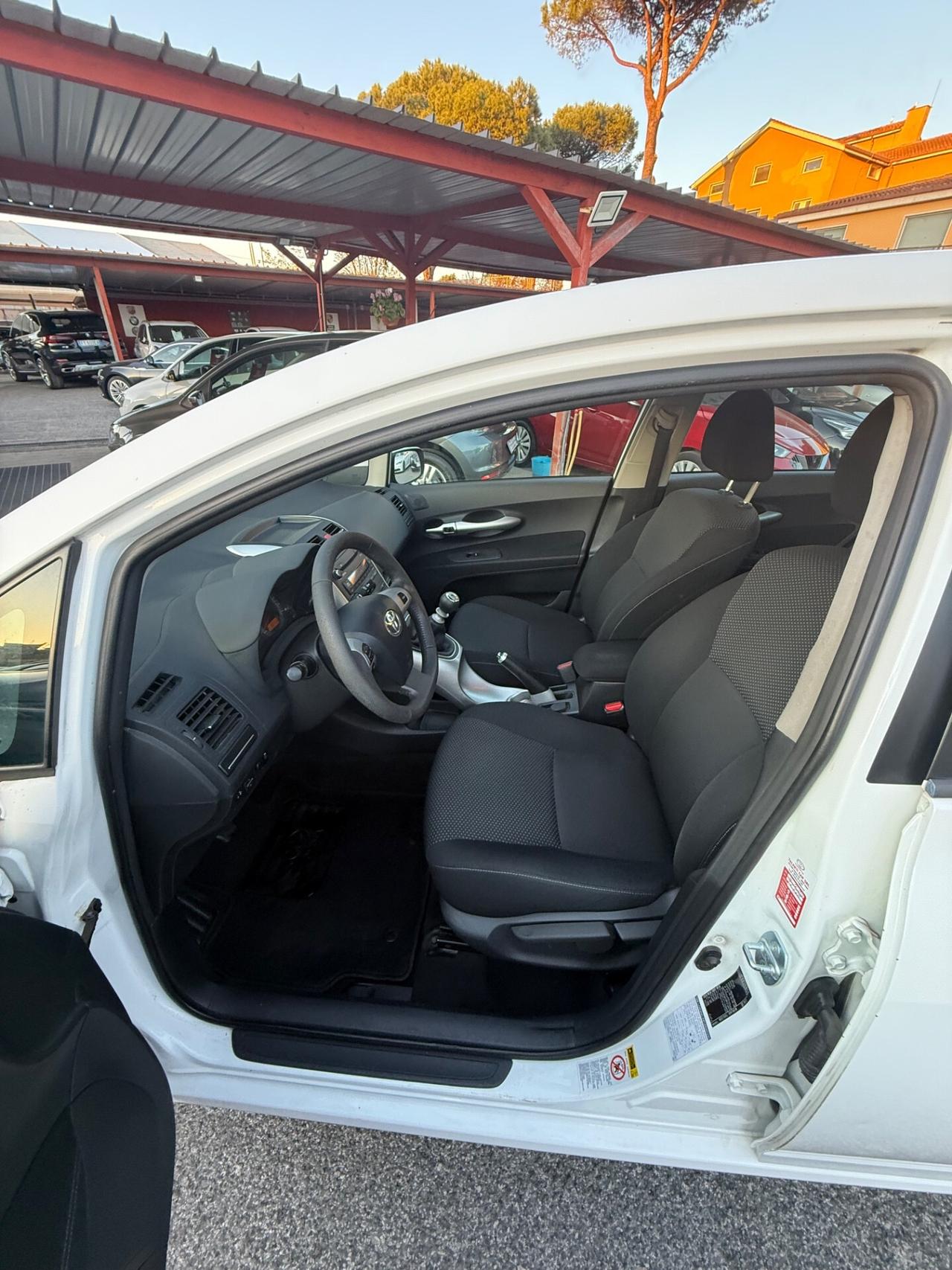 Toyota Auris 1.4 D-4D -( 98 mila km ) Active