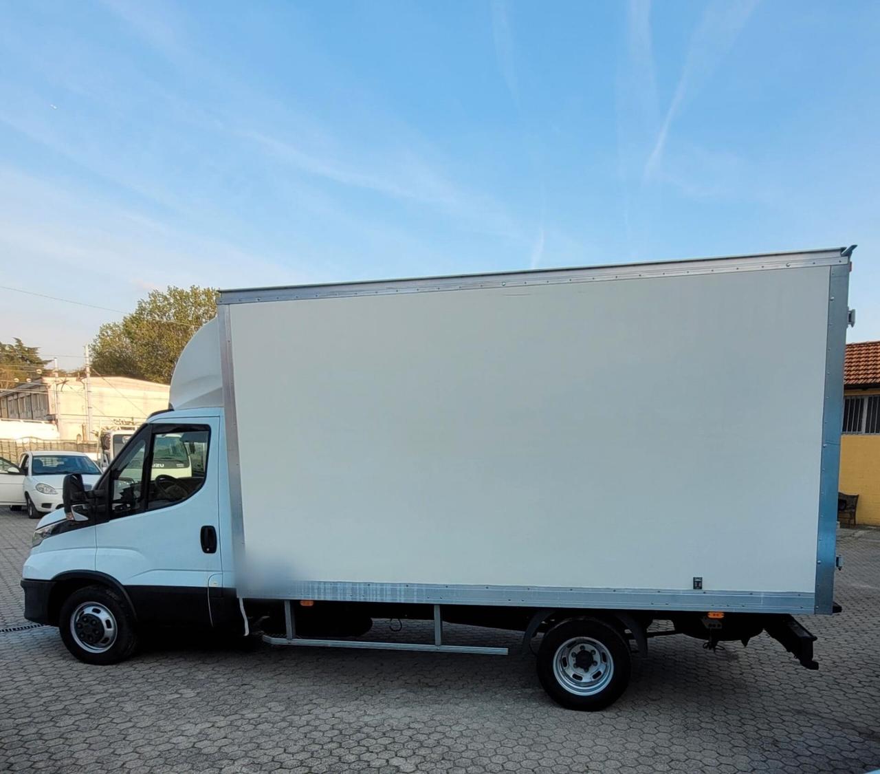 IVECO DAILY 35-160 3.0 (68.179 km)