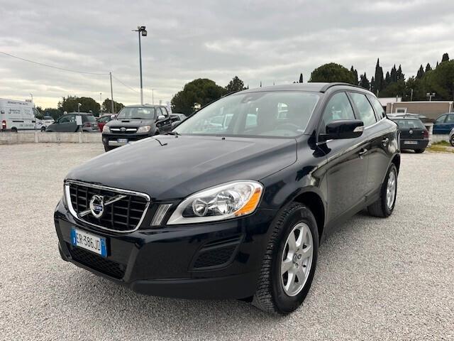 Volvo XC 60 XC60 D4 AWD Geartronic Tua a 195 Euro al Mese