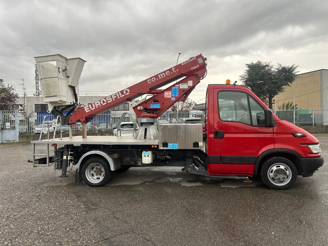 Iveco Daily 35C10 2.3 Hpi cabinato con Cestello elevatore