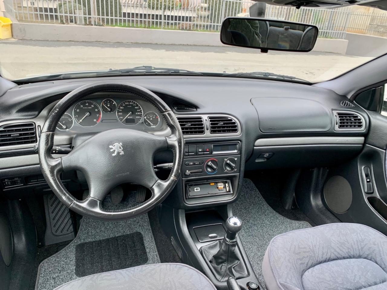Peugeot 406 2.0i 16V Coupé