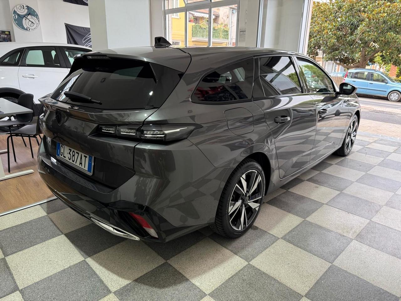 Peugeot 308 BlueHDi 130 S&S SW Allure