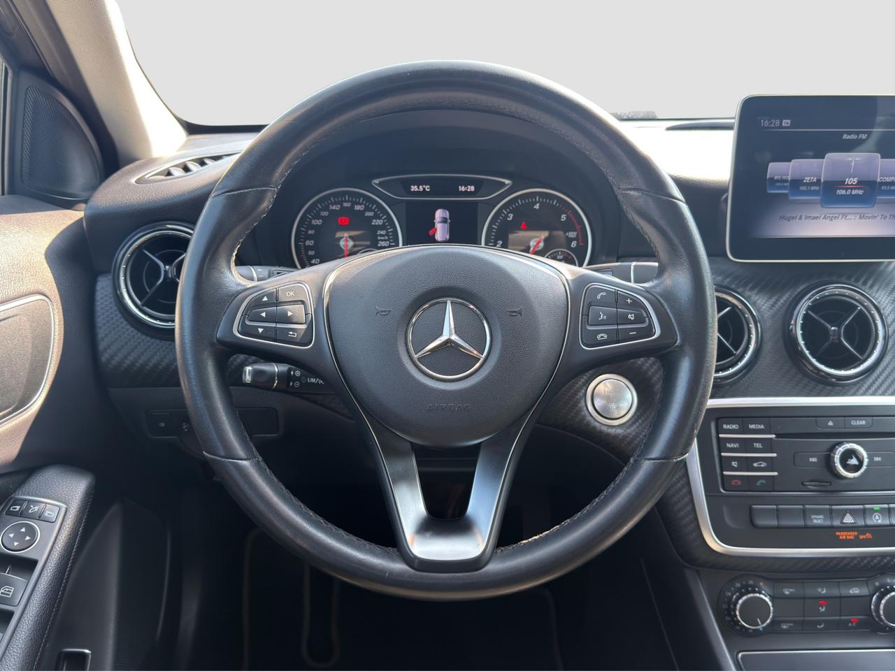MERCEDES Classe GLA (X156) GLA 200 d Automatic Business