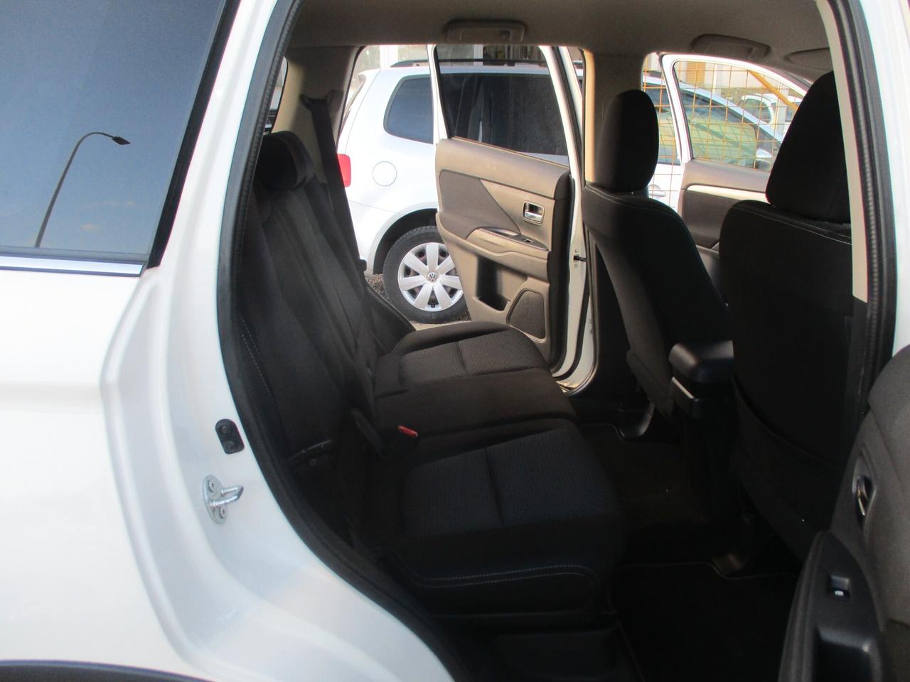 Mitsubishi Outlander 2.2 DI-D 4WD Instyle Plus Navi 2016