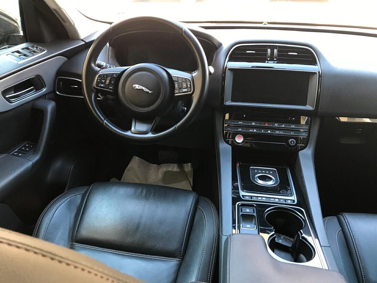 Jaguar F-Pace 2.0 D 180 CV aut. Prestige