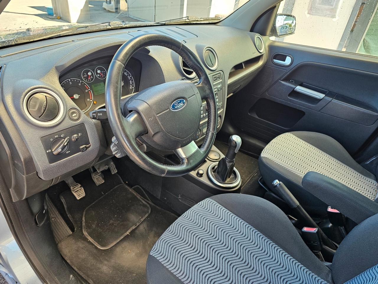 Ford Fusion 1.6 TDCi 5p. Collection