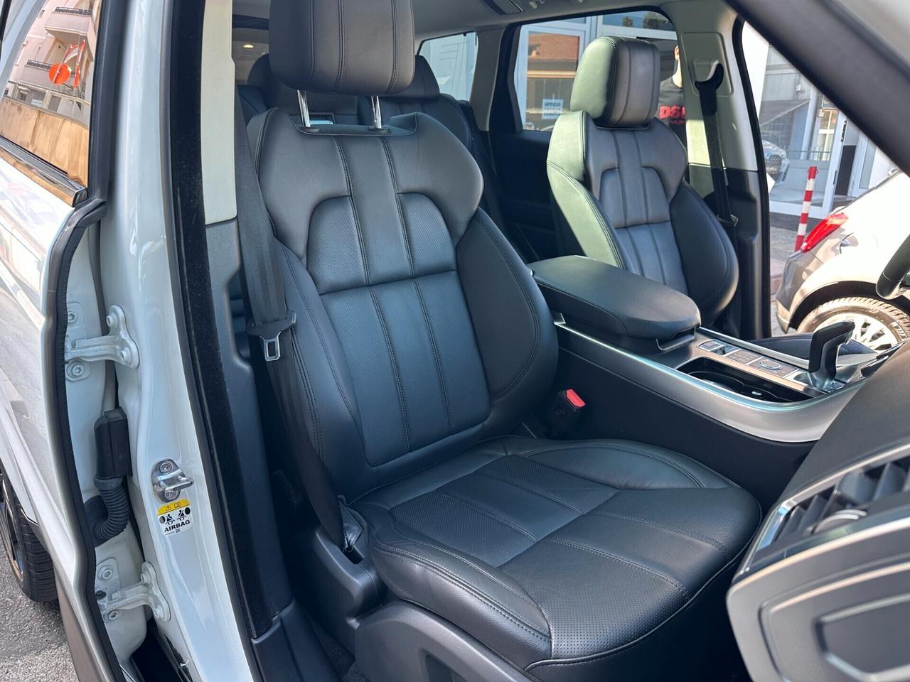 Land Rover Range Rover Sport Range Rover Sport 3.0 TDV6 HSE Dynamic PANORAMA / R22 / AIR SUSPENSION
