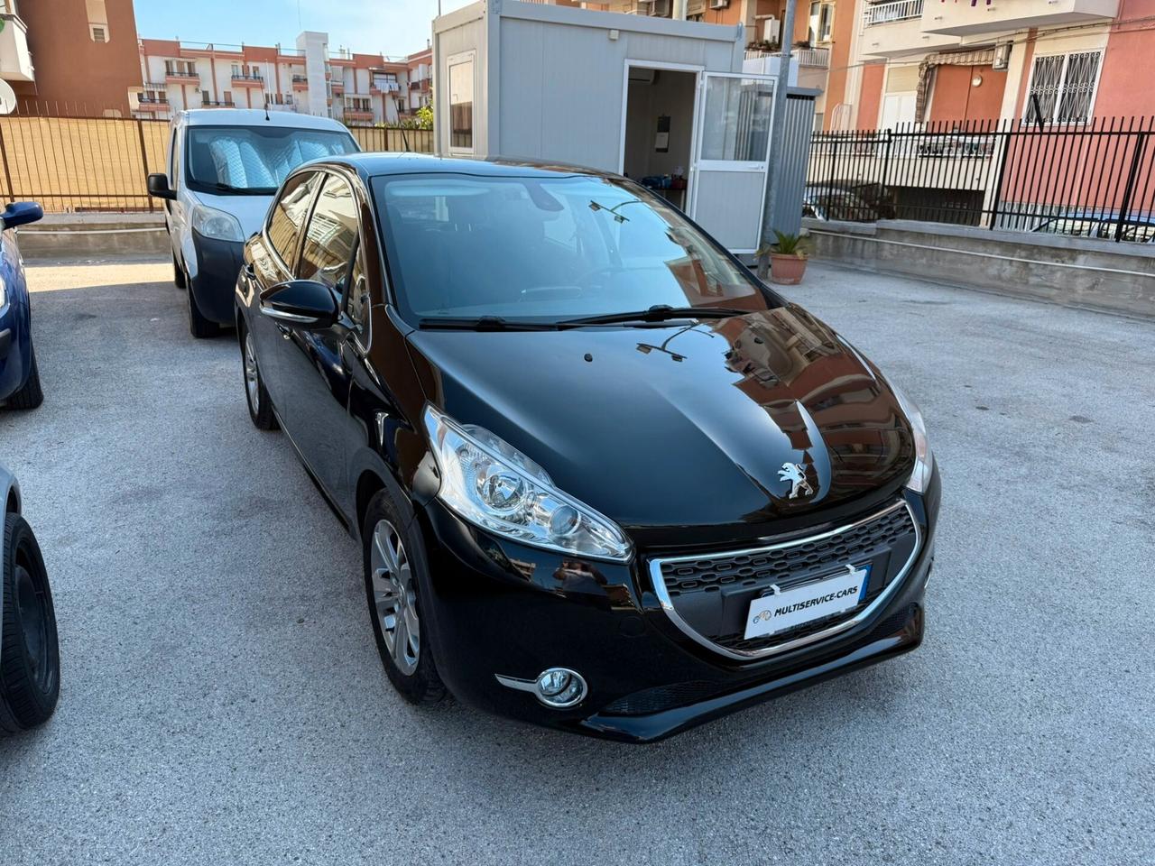 Peugeot 208 1.4 HDi 68 CV 5 porte Allure