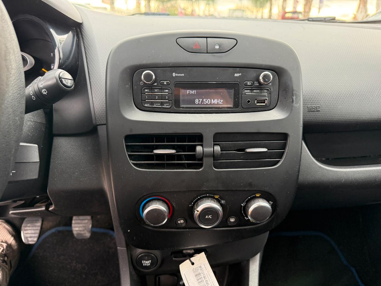 RENAULT CLIO SPORTER ANNO 2015 1.2 BENZINA 73 CV