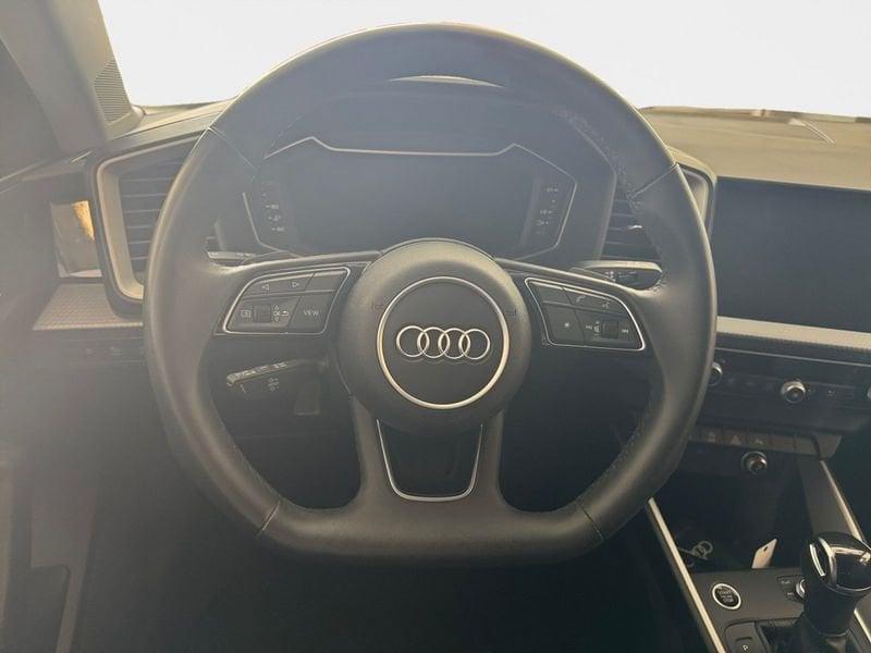 Audi A1 Sportback 30 1.0 tfsi Identity Black 116cv s-tronic