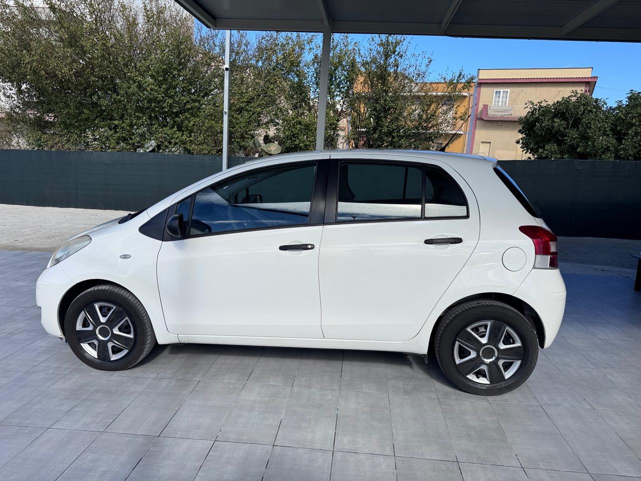 Toyota Yaris 1.0 5 porte