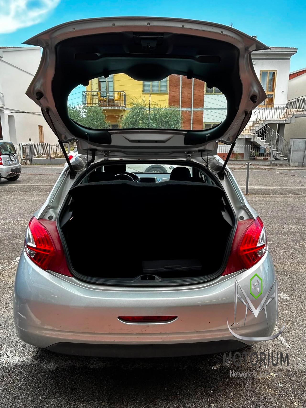 Peugeot 208 ACCESS 1.2 VTI 82CV