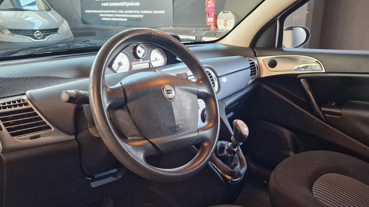 Lancia Ypsilon 1.2 Argento