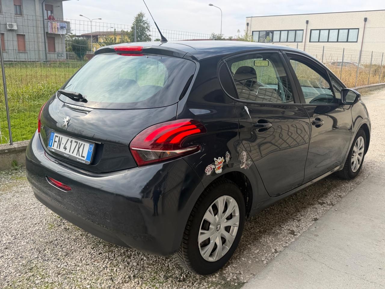 Peugeot 208 allure Garanzia 12 MESI