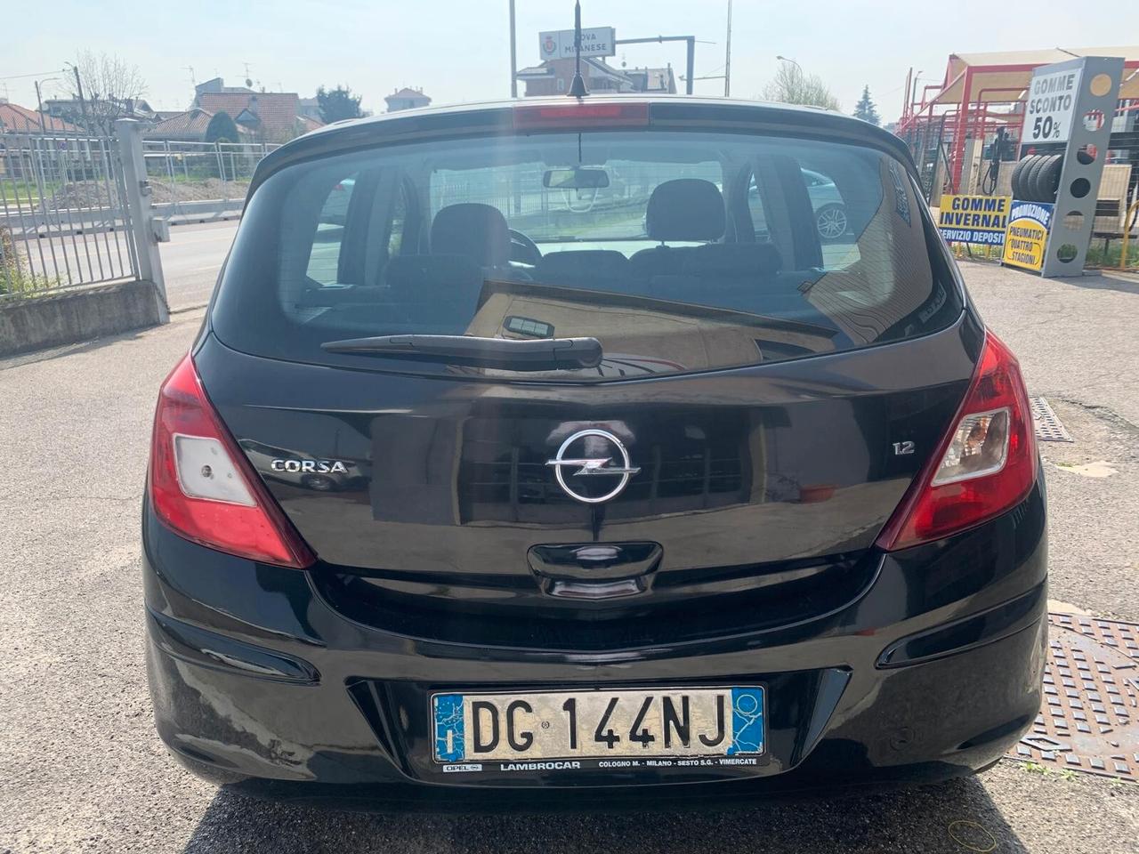 Opel Corsa 1.2 5 porte Club