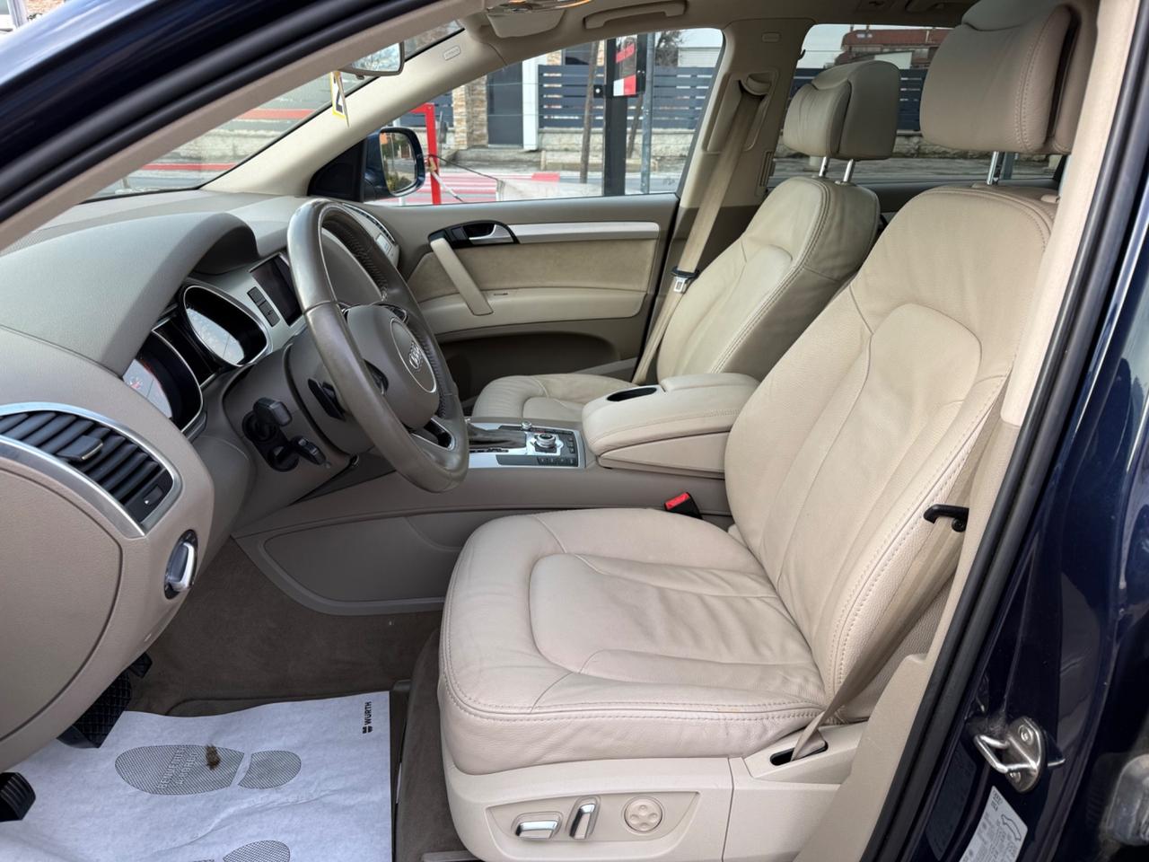 Audi Q7 3.0 V6 TDI 245 CV QUATTR0 7 POSTI