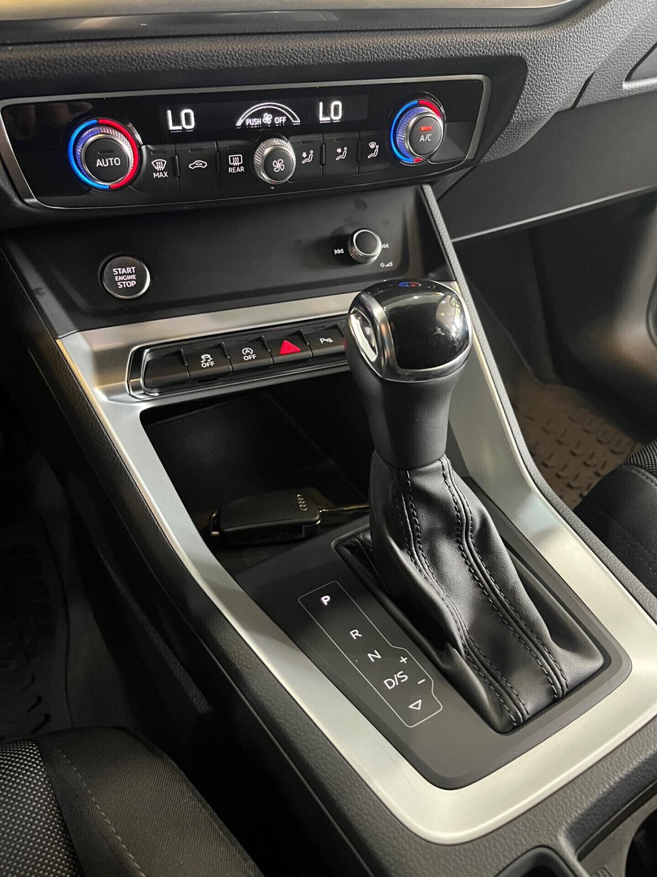 Audi Q3 35 2.0 tdi Business s-tronic 92.000 KM!!